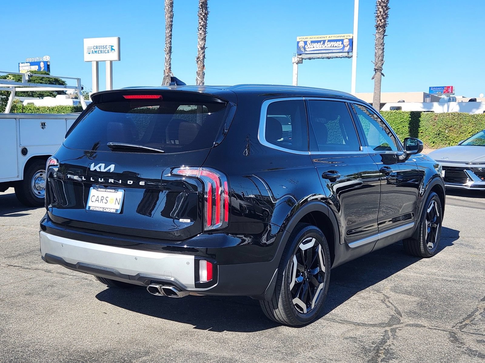 Used 2023 Kia Telluride EX w/ EX Captain's Chair Package AWD/4WD image 7