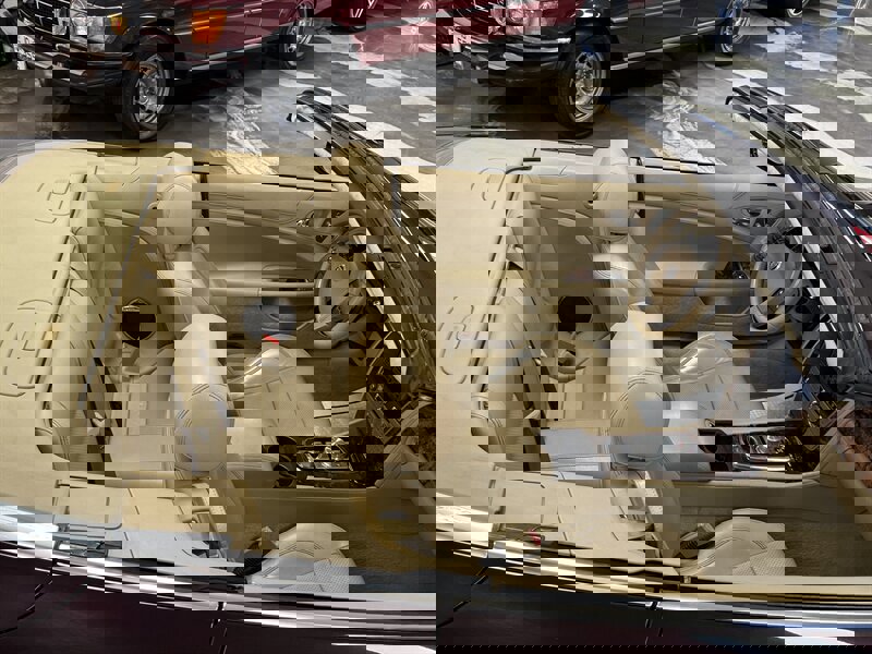 Used 2011 Jaguar XK Convertible image 34