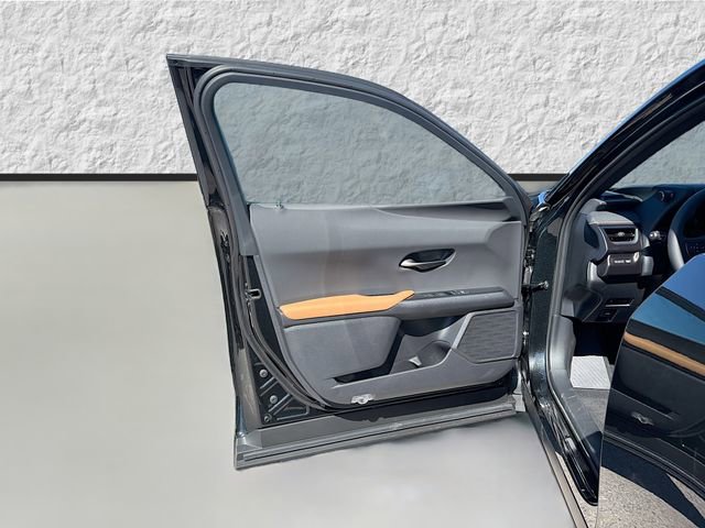 New 2026 Lexus UX 300h FWD image 21