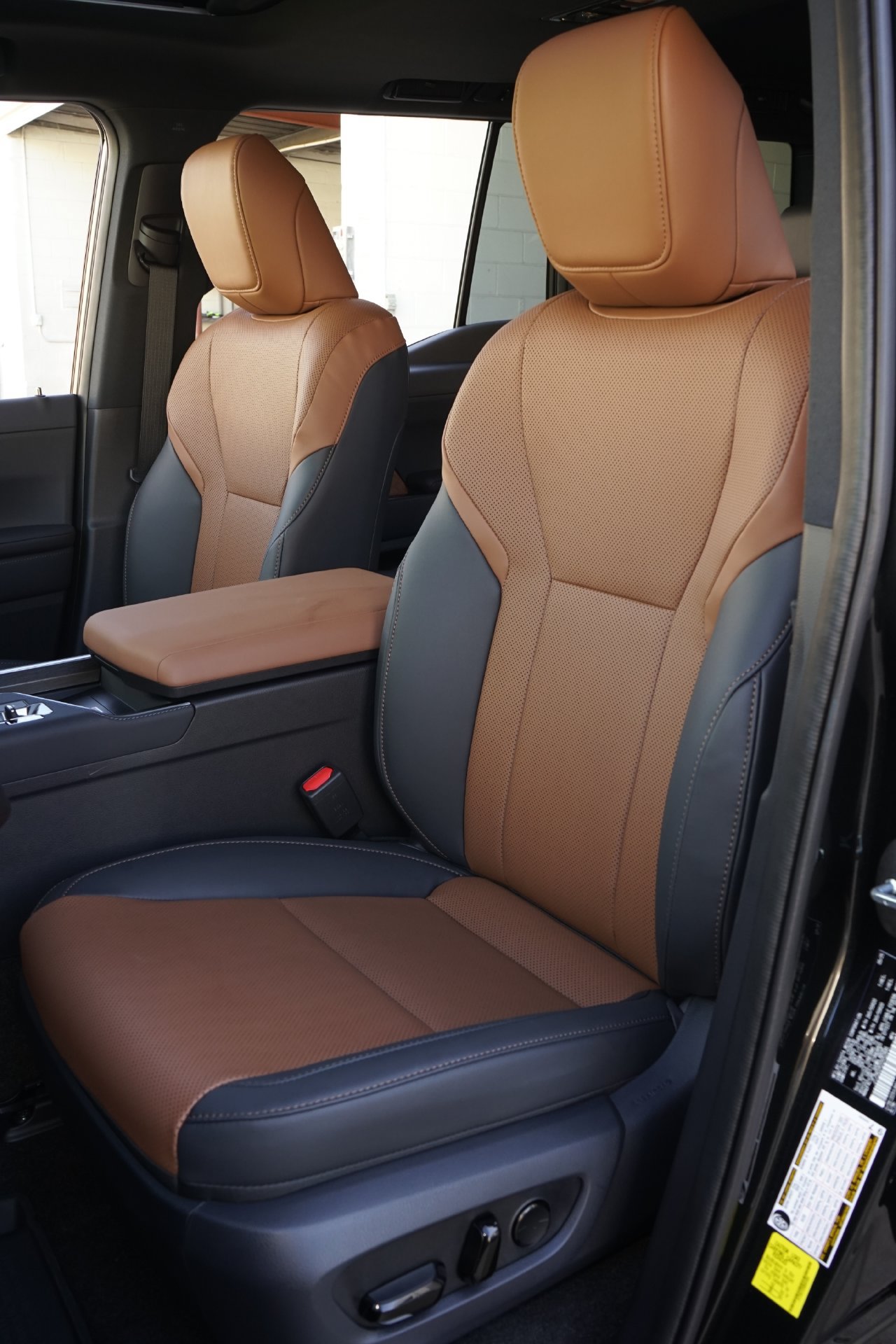 Used 2026 Lexus GX 550 w/ Accessory Package (2T) AWD/4WD image 8