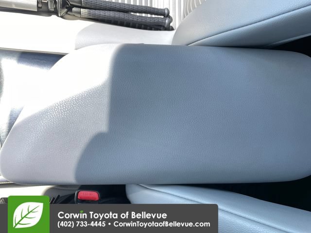 Used 2019 Toyota Camry SE w/ Convenience Package FWD image 15