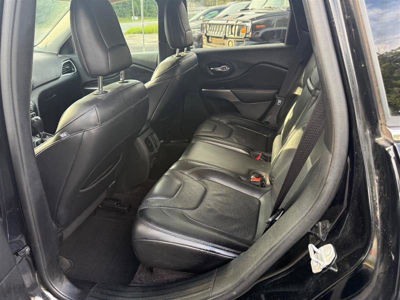Used 2019 Jeep Cherokee Limited image 15