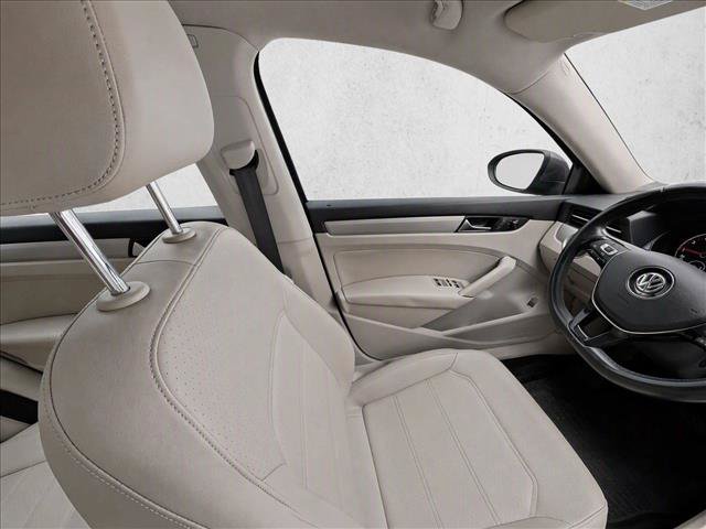 Used 2020 Volkswagen Passat 2.0T SE FWD image 21
