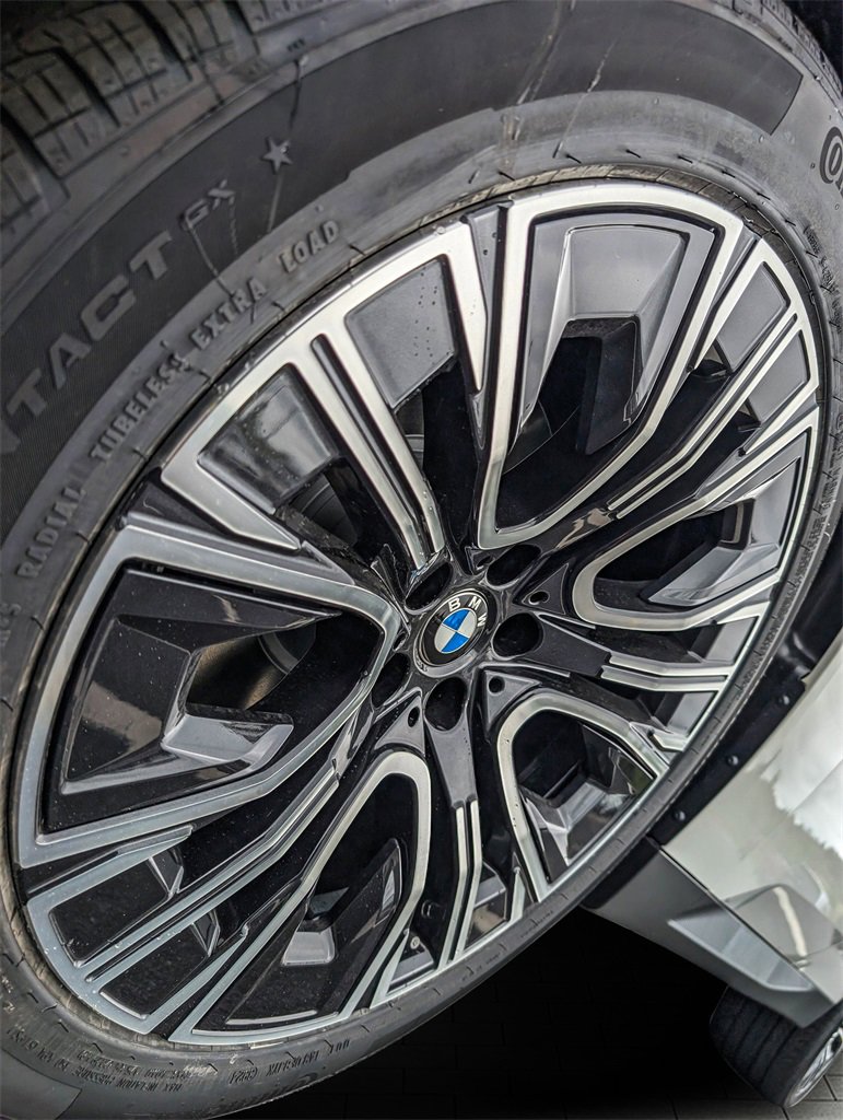 Used 2025 BMW X3 xDrive30i w/ Convenience Package image 9