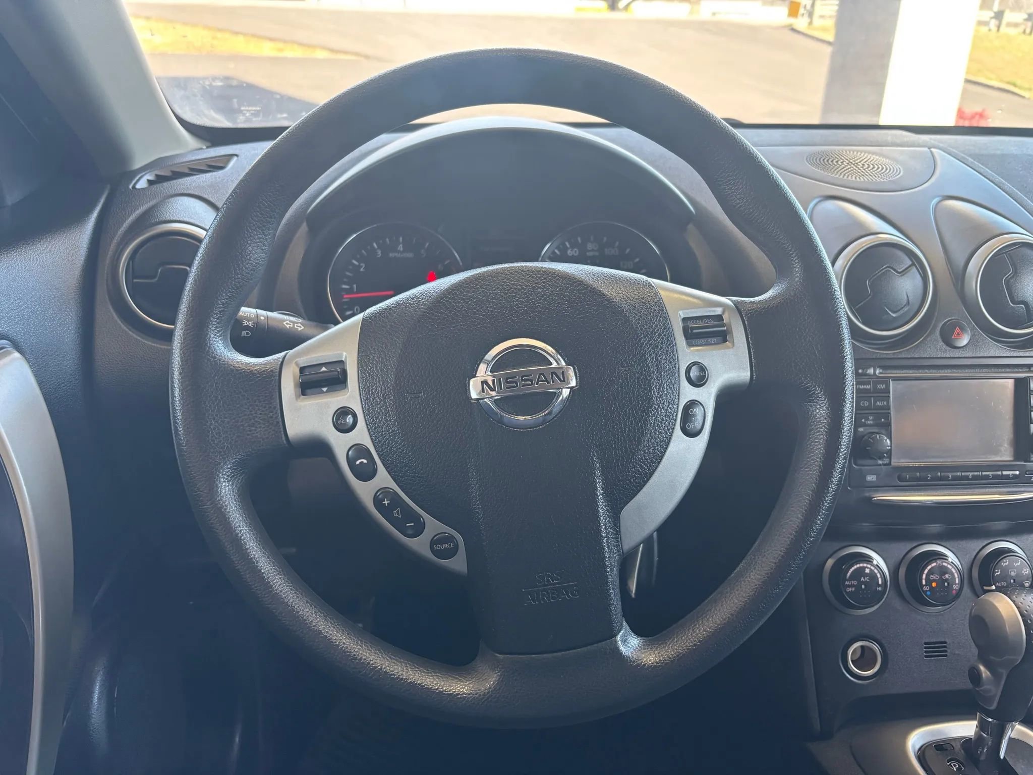 Used 2012 Nissan Rogue SV w/ Premium Pkg image 10