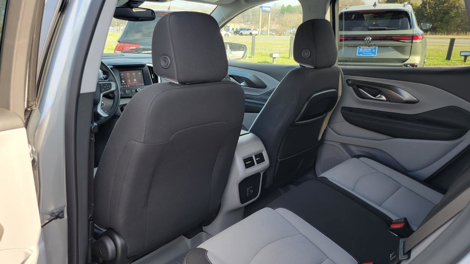 Used 2023 GMC Terrain SLE image 36