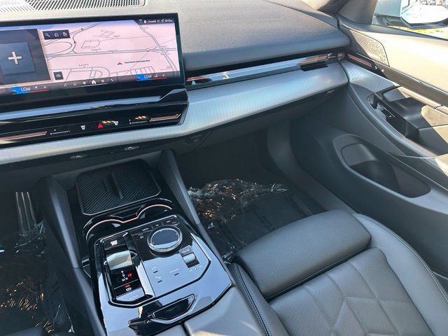 Used 2026 BMW 530i xDrive AWD/4WD image 18