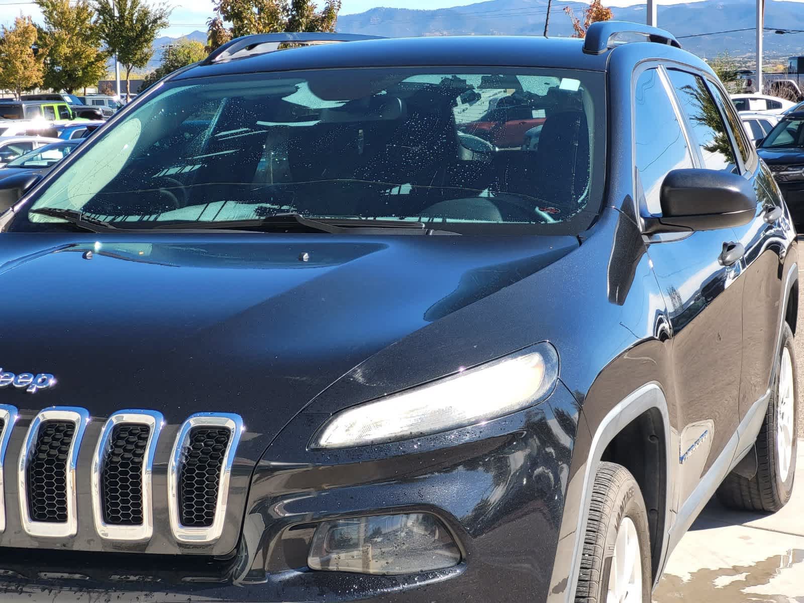 Used 2016 Jeep Cherokee Sport FWD image 7