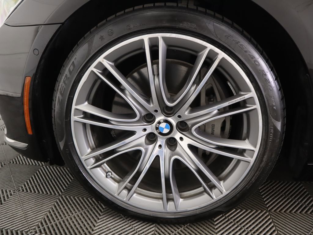 Used 2019 BMW 750i w/ Executive Package image 31