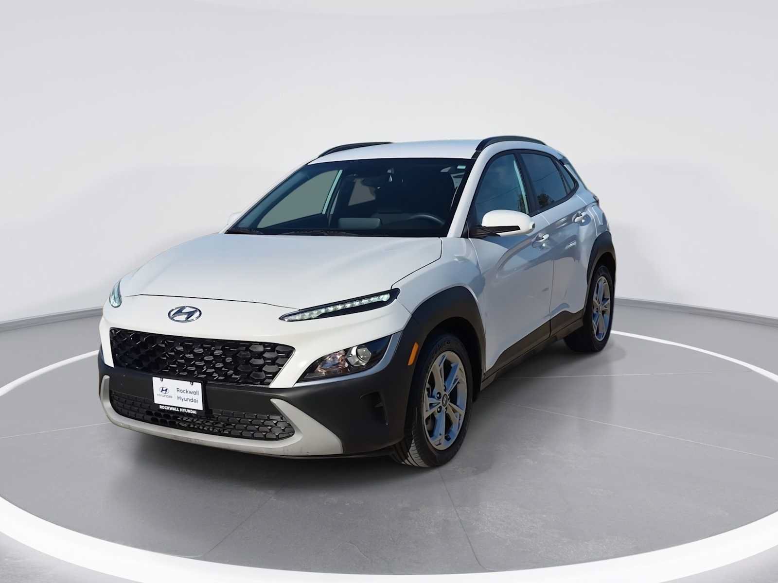 Used 2023 Hyundai Kona SEL AWD/4WD image 3