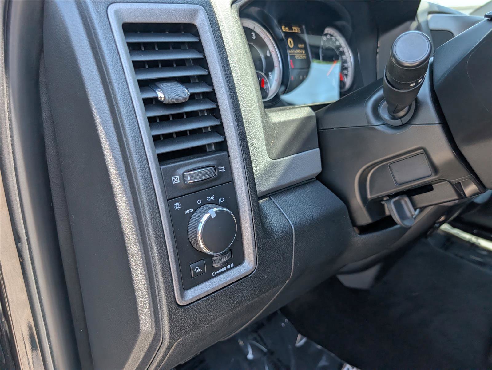 Used 2018 RAM 2500 Tradesman w/ Chrome Appearance Group AWD/4WD image 19