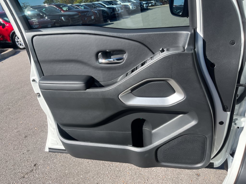 New 2026 Nissan Frontier SV w/ All-Weather Content Package AWD/4WD image 4