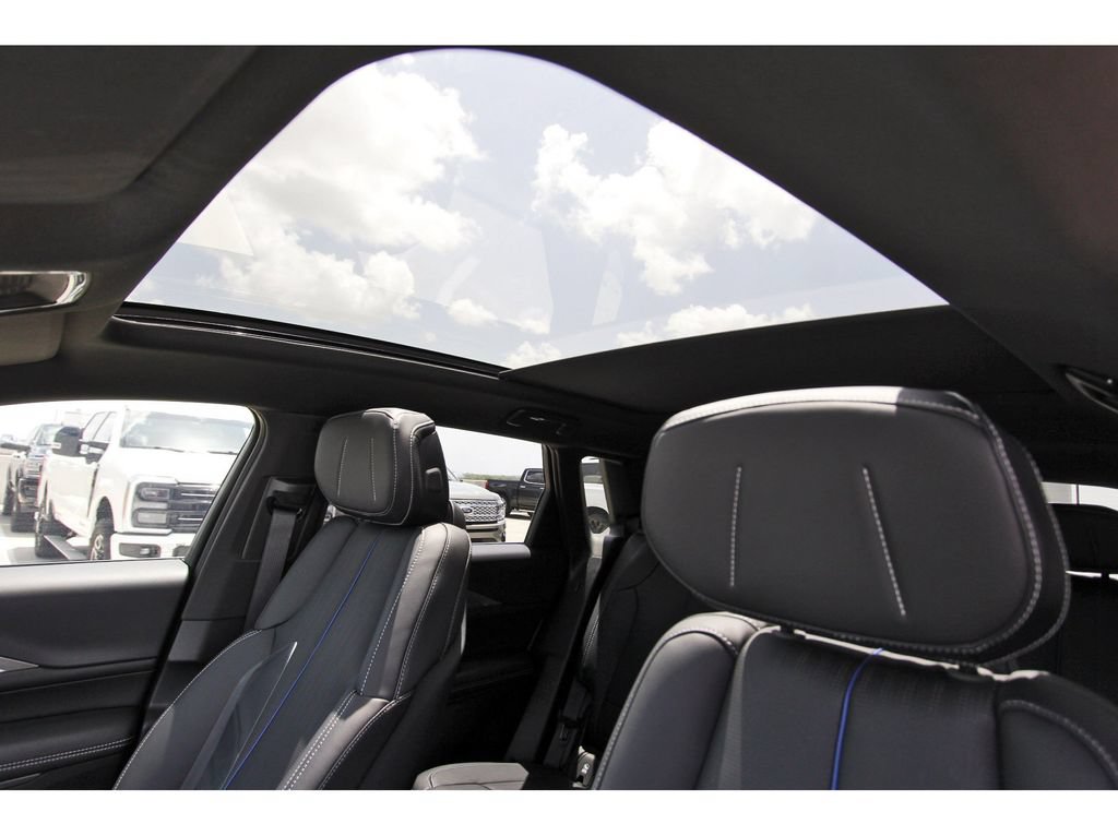 New 2027 Cadillac Lyriq Luxury AWD/4WD image 22
