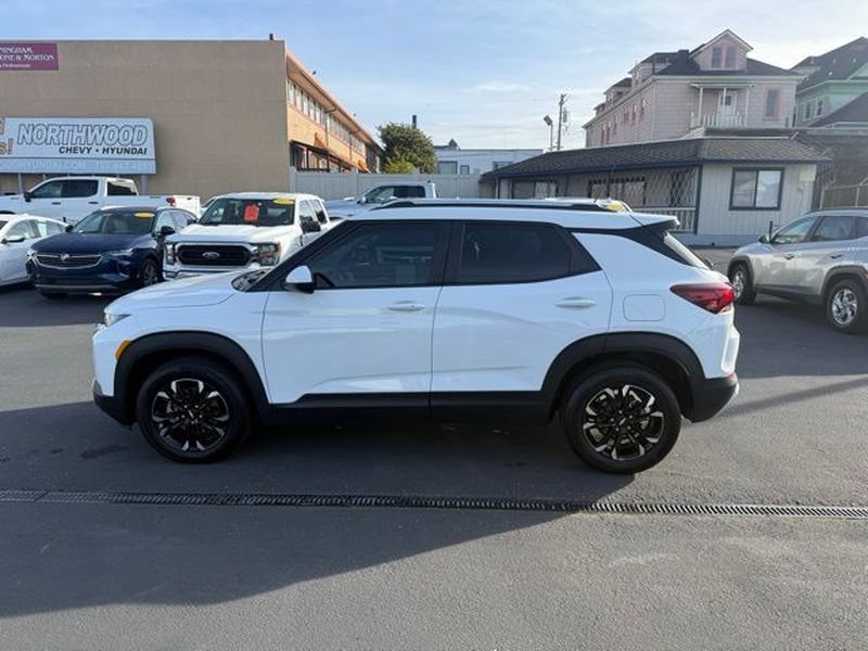Used 2023 Chevrolet TrailBlazer LT FWD image 3