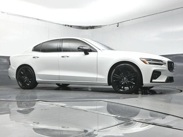 Certified 2024 Volvo S60 B5 Plus w/ Protection Package Premier AWD/4WD image 31