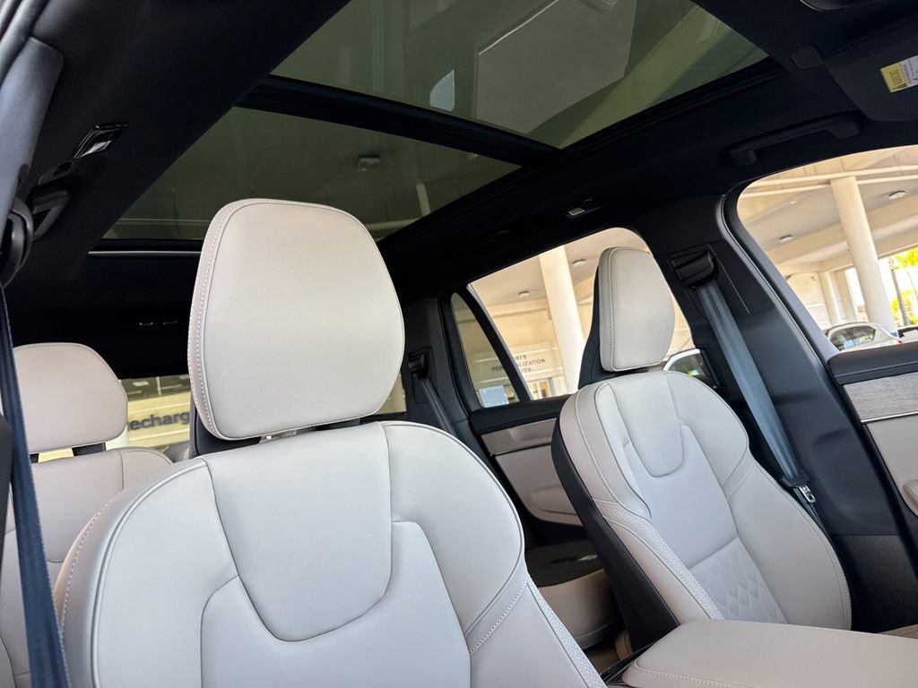 New 2026 Volvo XC90 B5 Core image 17