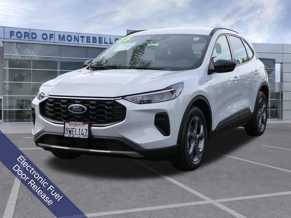 Used 2025 Ford Escape ST-Line w/ Equipment Group 301A image 8