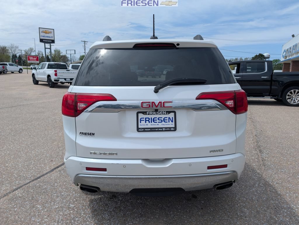Used 2017 GMC Acadia Denali w/ Technology Package AWD/4WD image 5