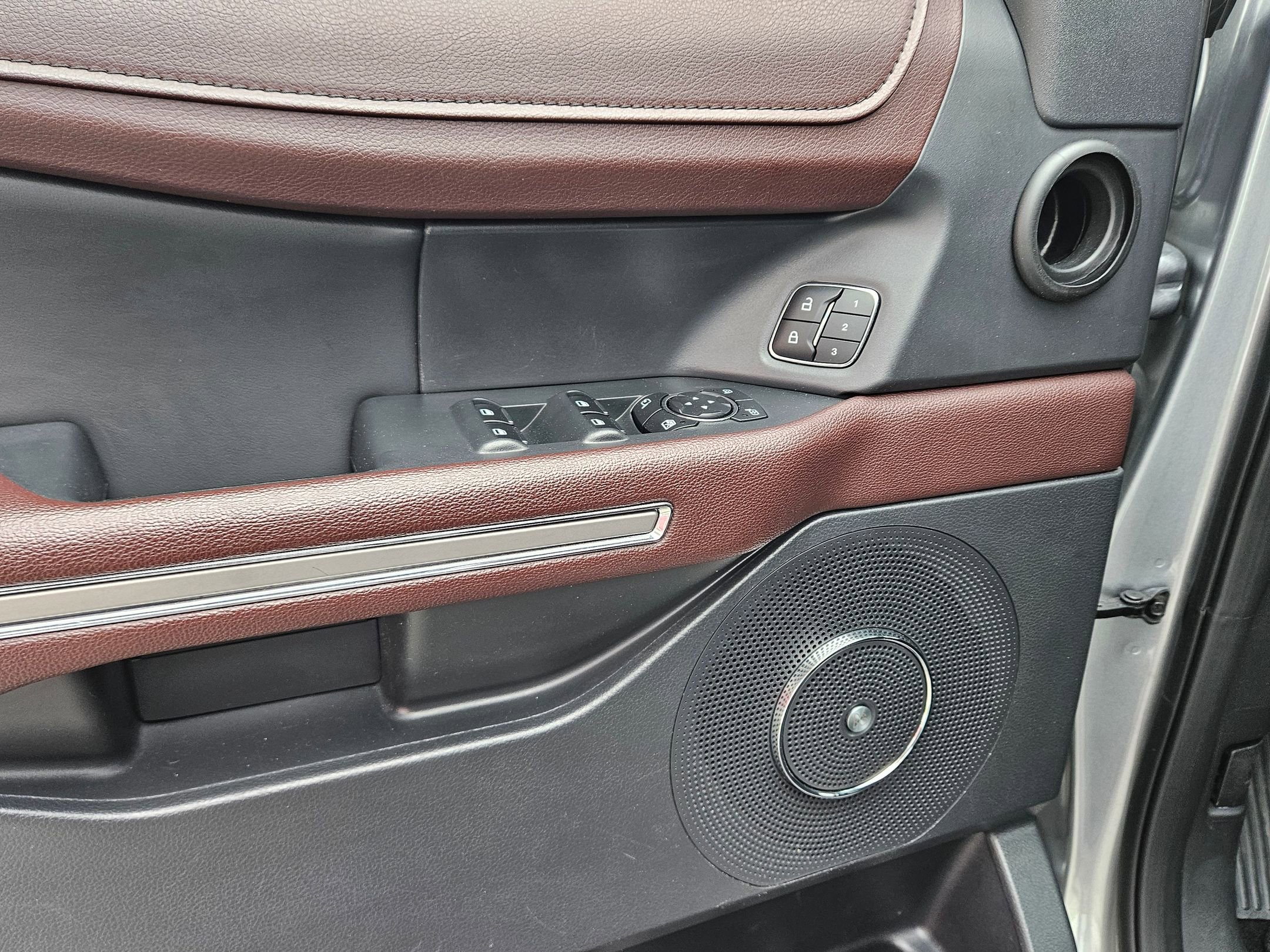 Used 2024 Ford Expedition Max Limited image 18