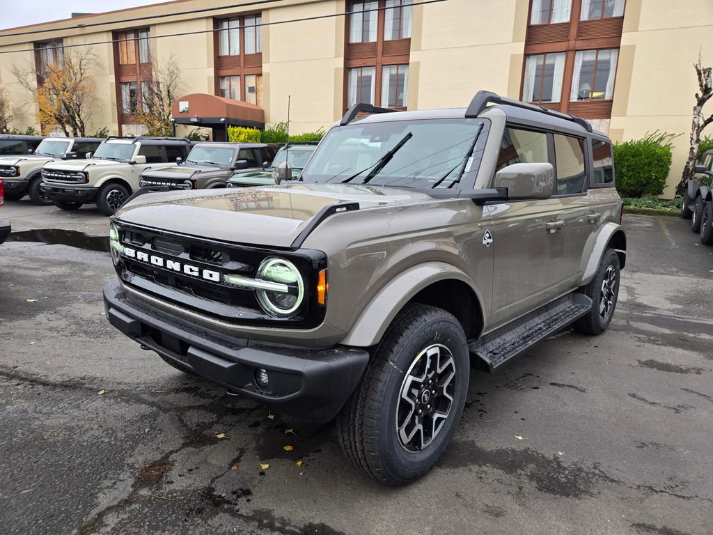 New 2025 Ford Bronco Outer Banks image 1