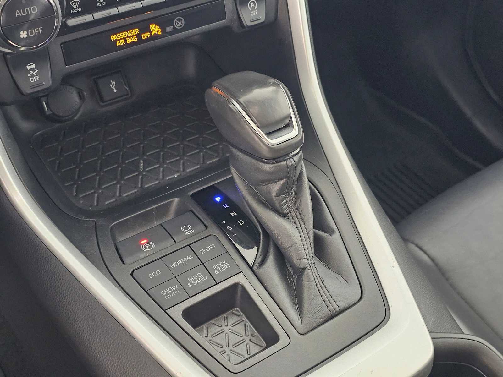 Used 2022 Toyota RAV4 XLE Premium image 60