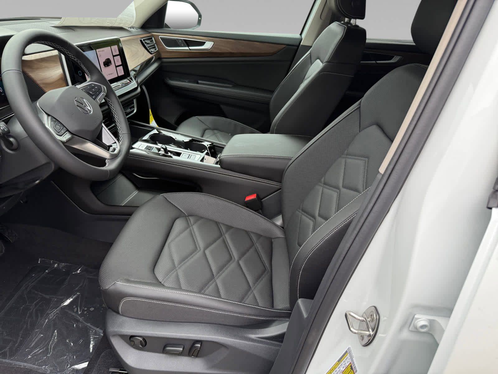 New 2026 Volkswagen Atlas SE image 15