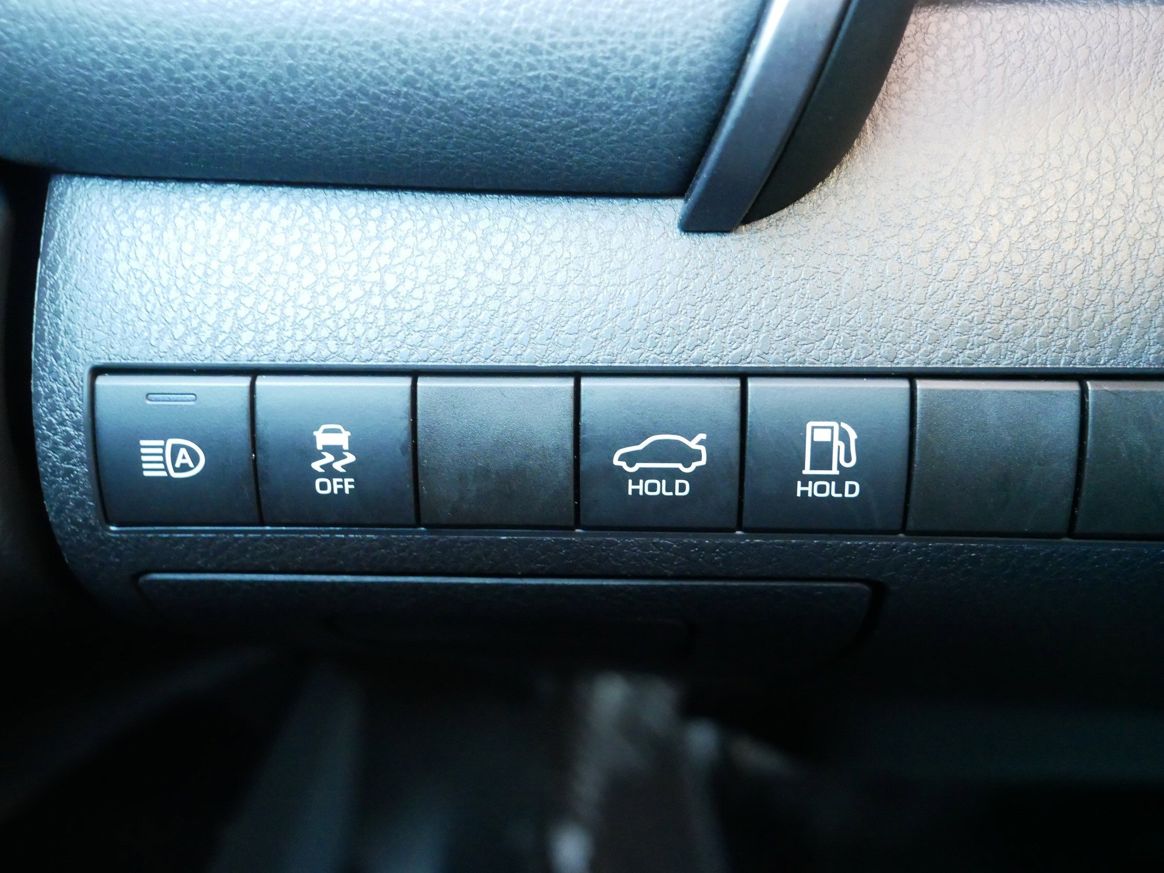 Used 2020 Toyota Camry LE image 26