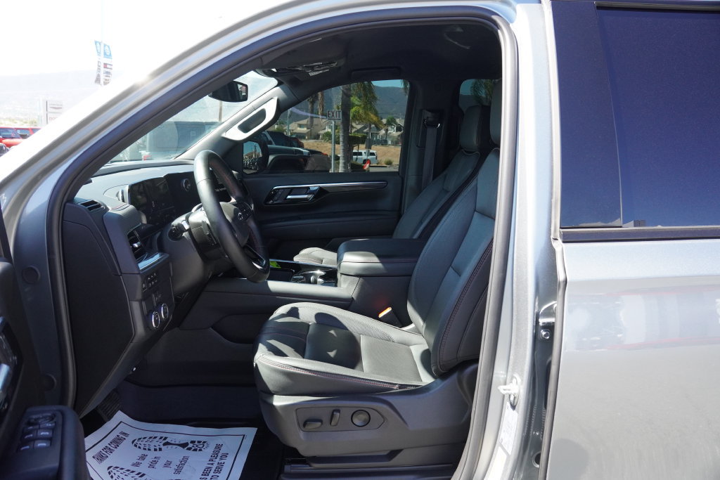 Used 2026 Chevrolet Suburban RST w/ Comfort Package RWD image 27