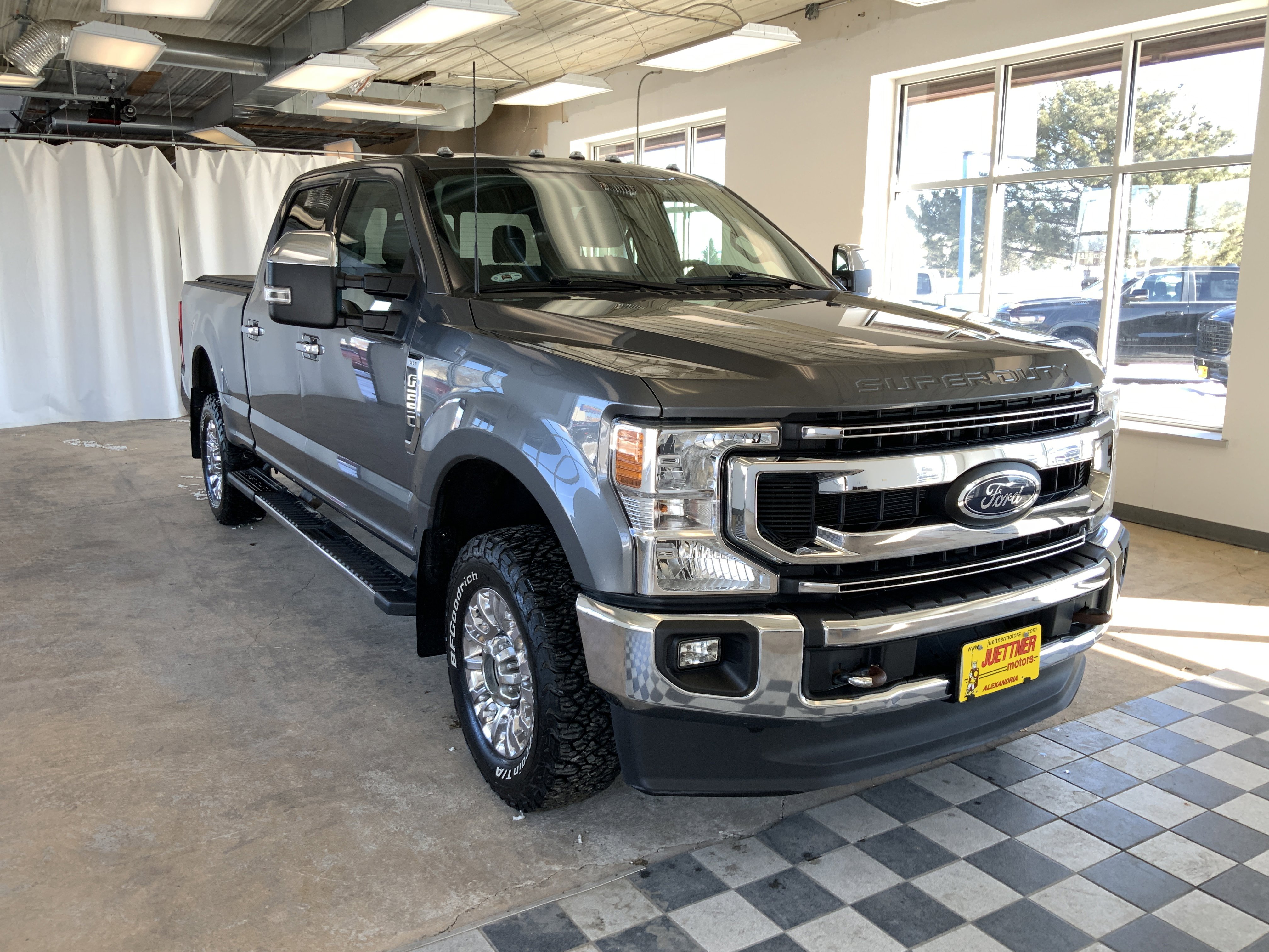 Used 2022 Ford F250 XLT w/ XLT Premium Package image 2