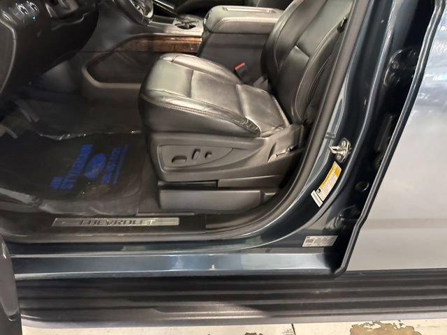 Used 2019 Chevrolet Suburban LT image 41