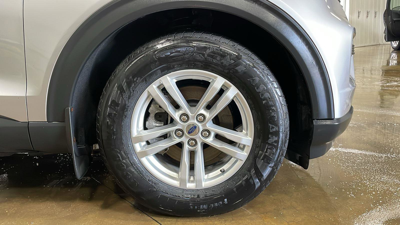 Certified 2021 Ford Explorer XLT w/ Class III Trailer Tow Package AWD/4WD image 4