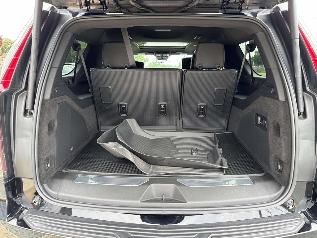 Used 2024 Cadillac Escalade ESV Premium Luxury w/ LPO, Floor Liner Package AWD/4WD image 25