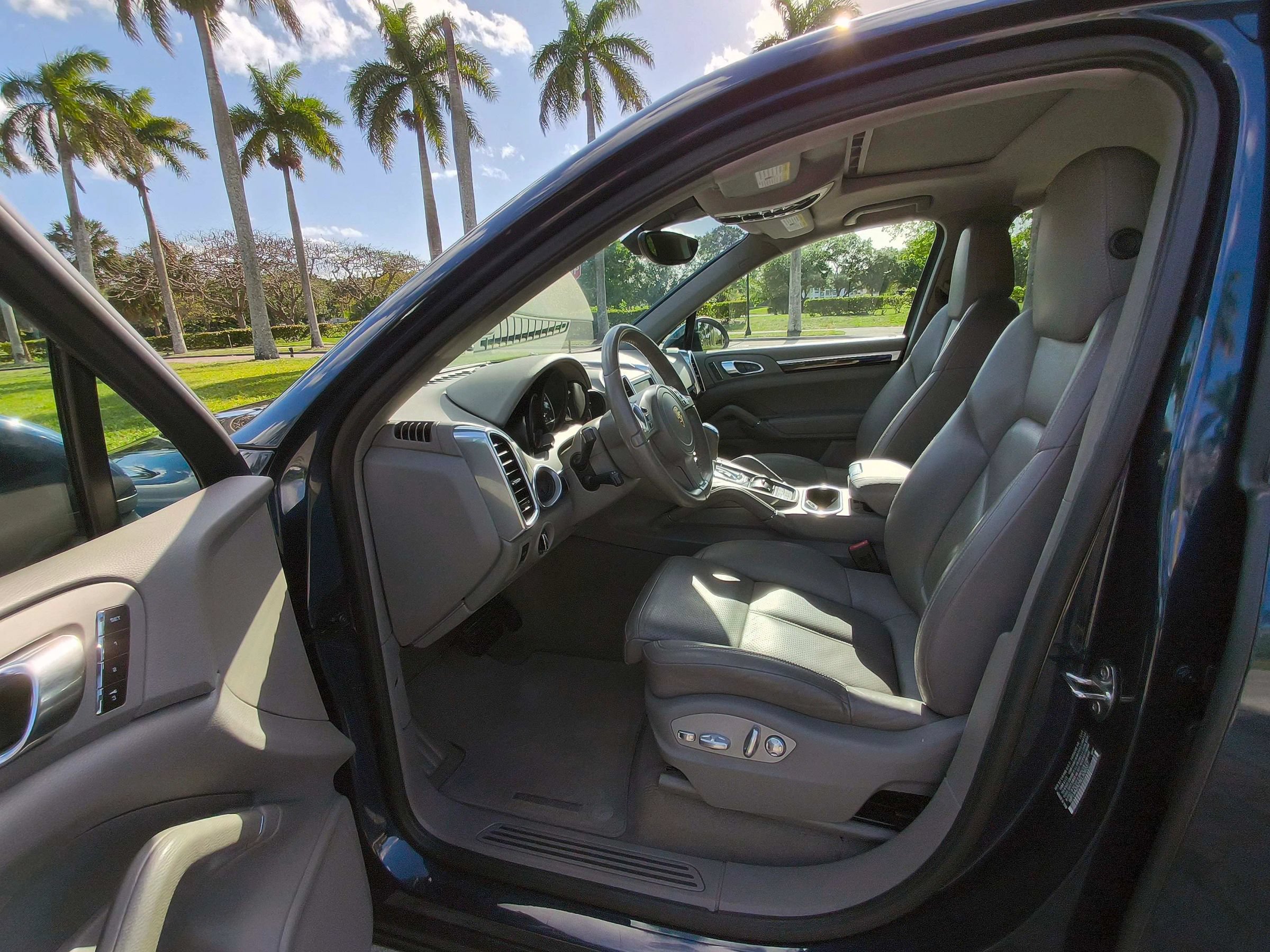 Used 2014 Porsche Cayenne AWD/4WD image 23