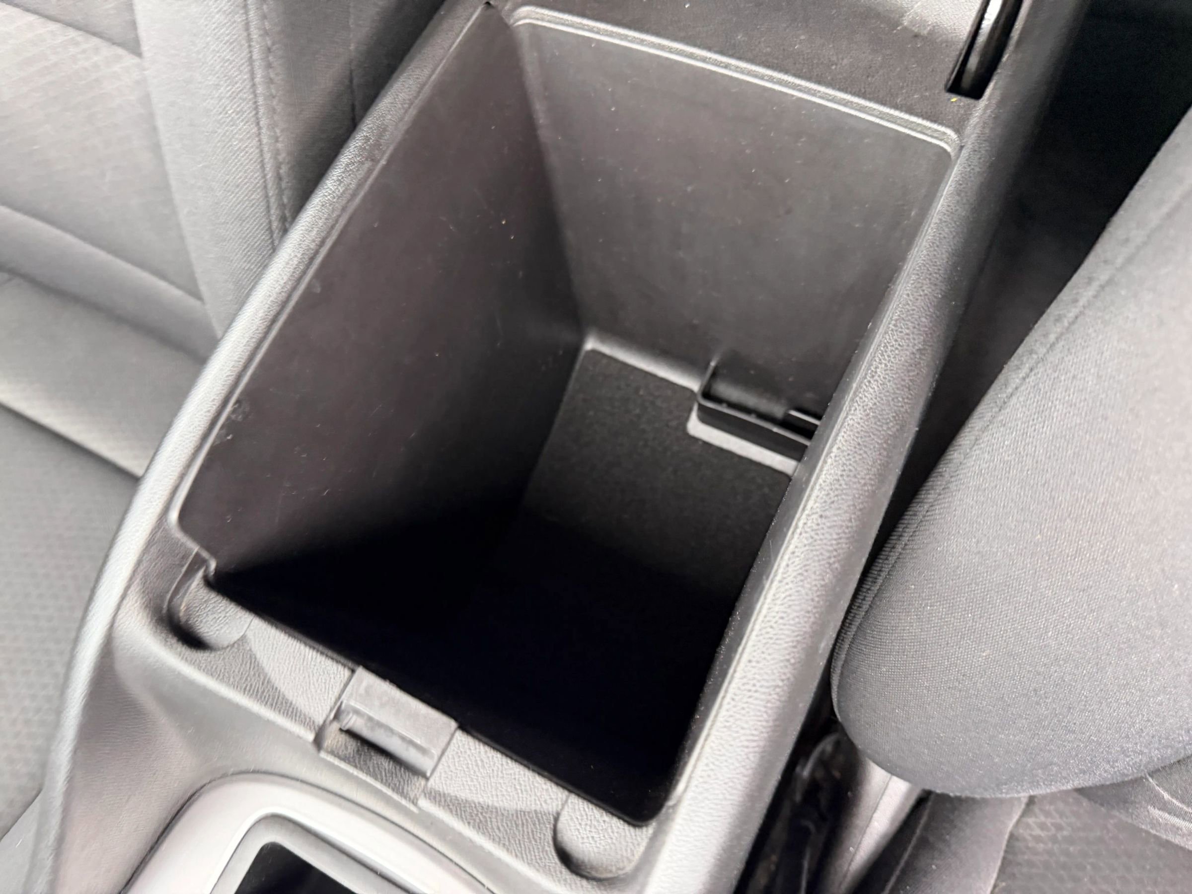 Used 2016 Chevrolet Malibu LT image 29