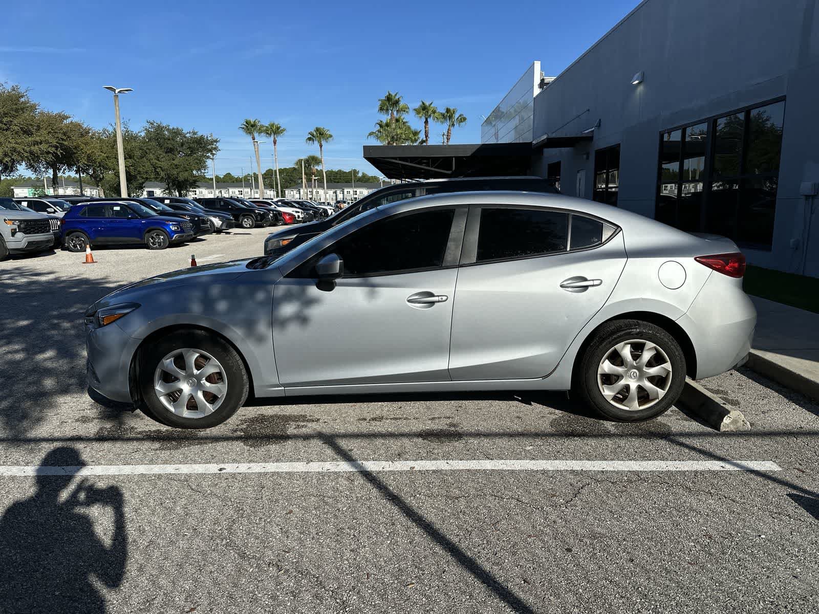 Used 2017 MAZDA MAZDA3 Sport FWD image 5