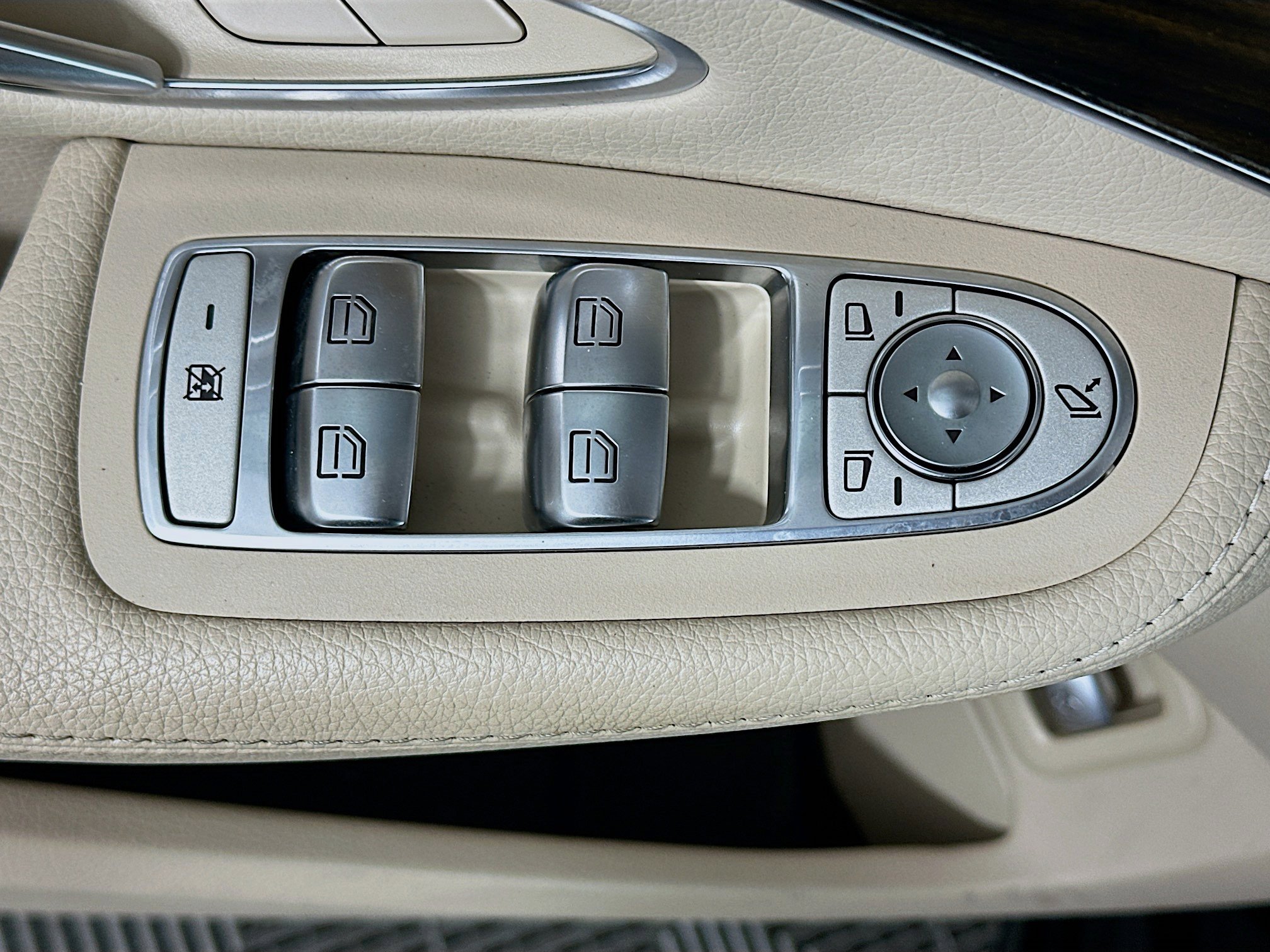 Used 2020 Mercedes-Benz C 300 Sedan image 15