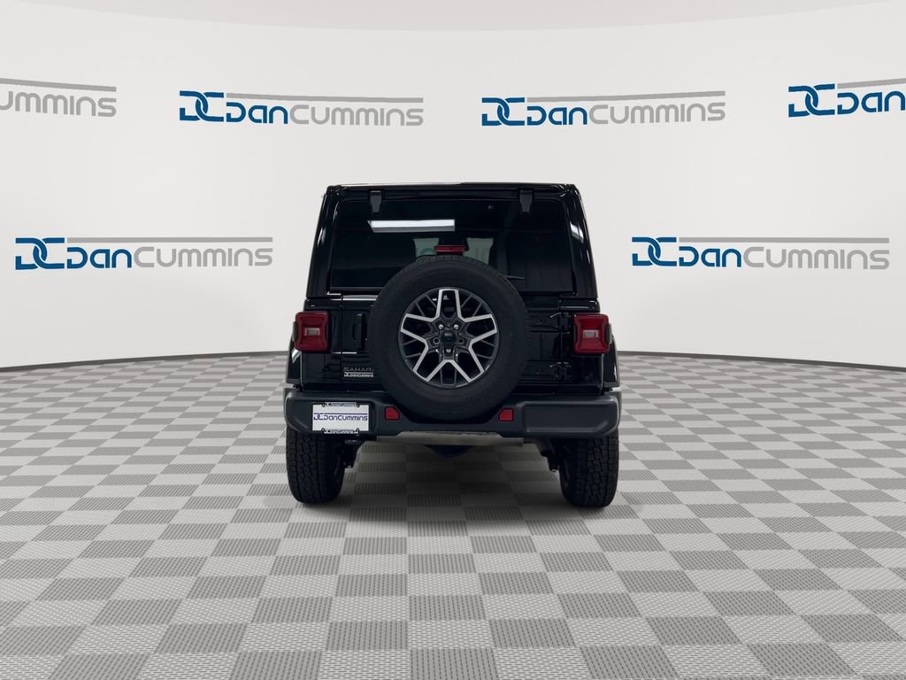 Used 2025 Jeep Wrangler Sahara image 7