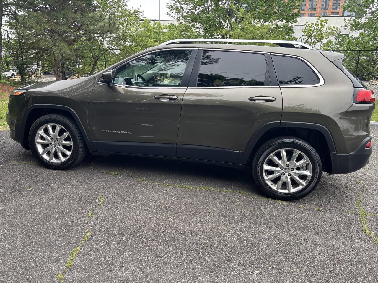 Used 2014 Jeep Cherokee Limited FWD image 8