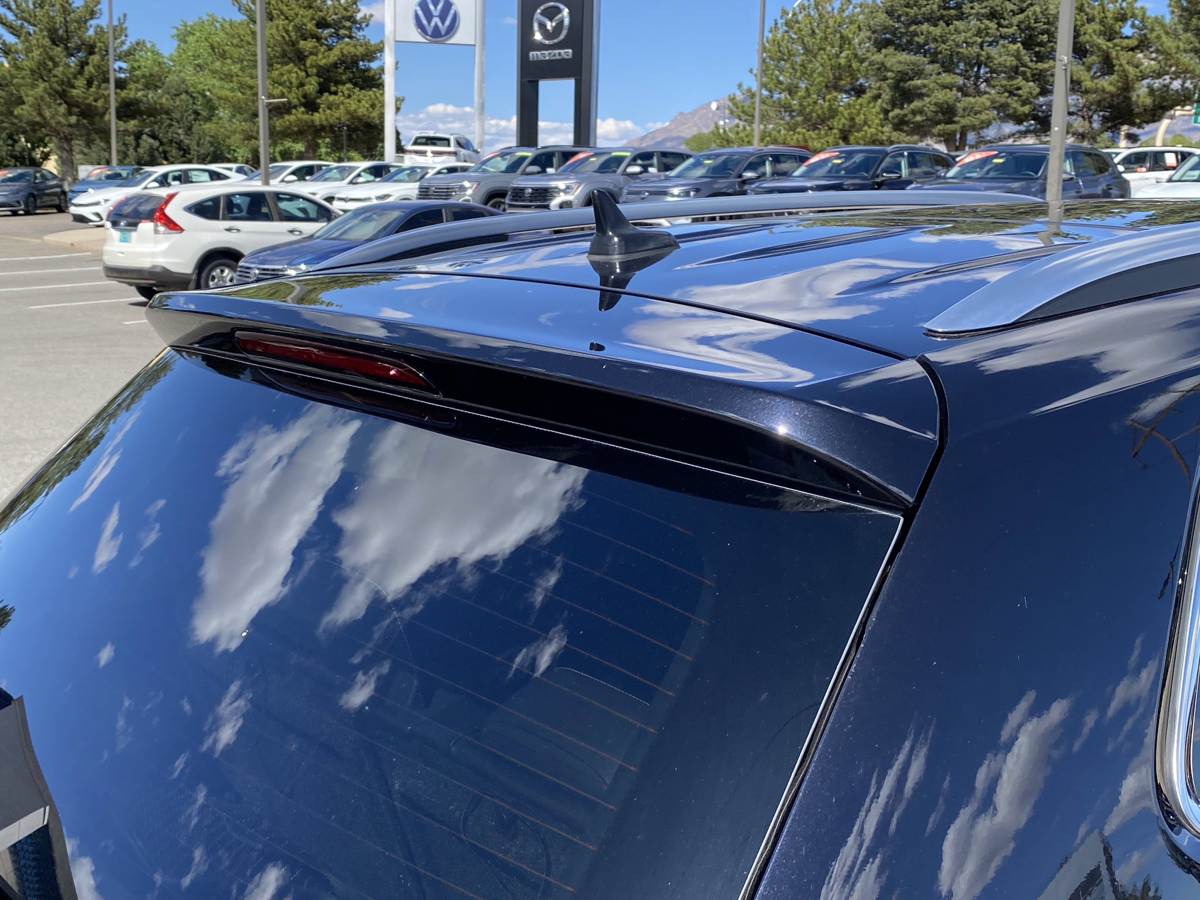 Used 2022 Volkswagen Tiguan SE w/ Panoramic Sunroof Package FWD image 18