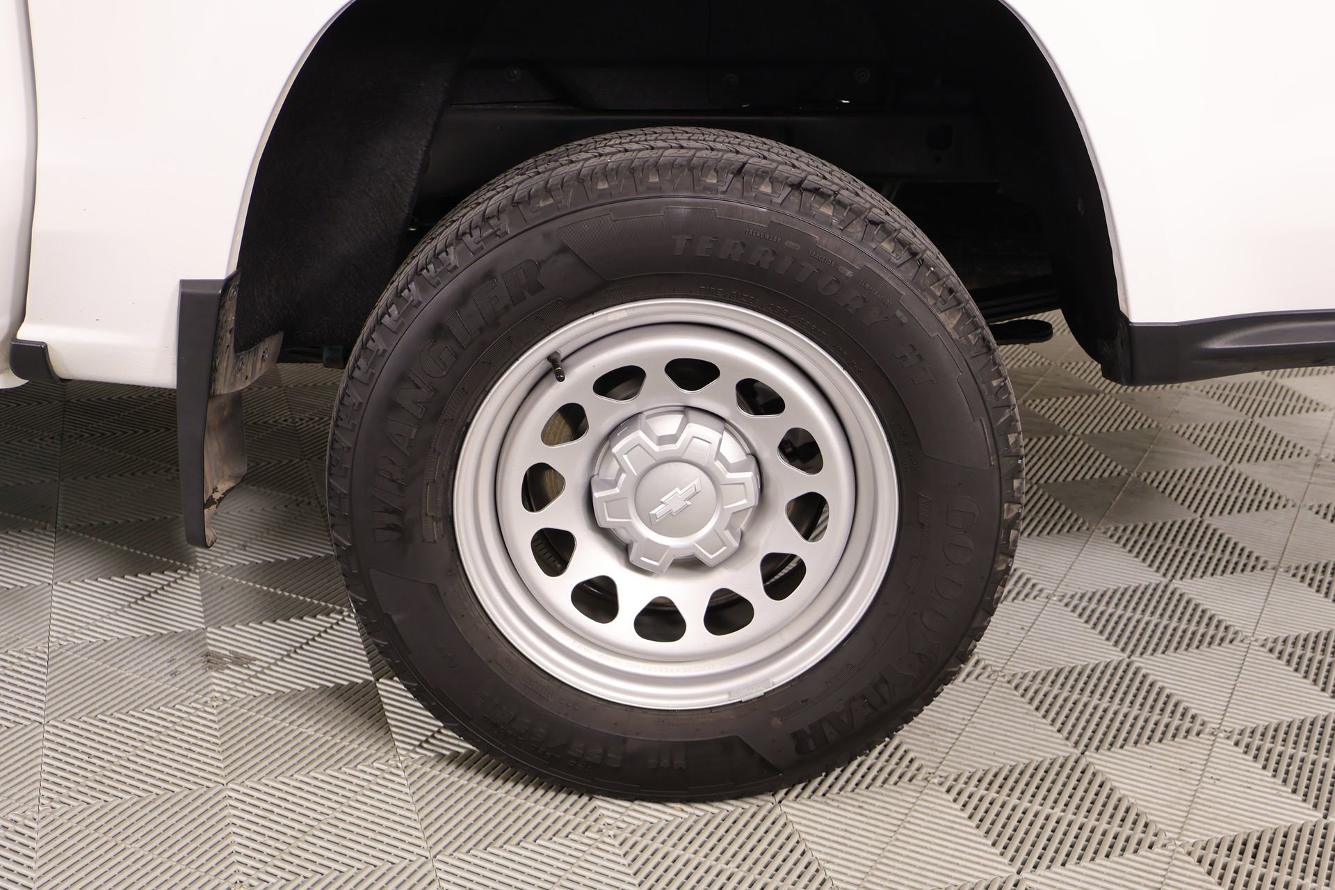 Used 2024 Chevrolet Colorado W/T image 17