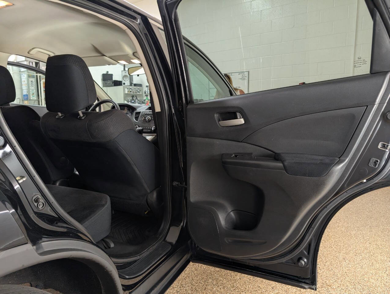 Used 2014 Honda CR-V LX image 16