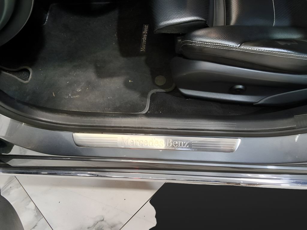 Used 2019 Mercedes-Benz C 300 4MATIC Sedan image 11
