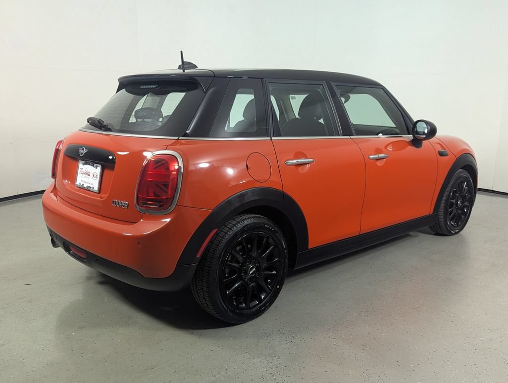 Used 2019 MINI Cooper 4-Door Hardtop FWD image 7