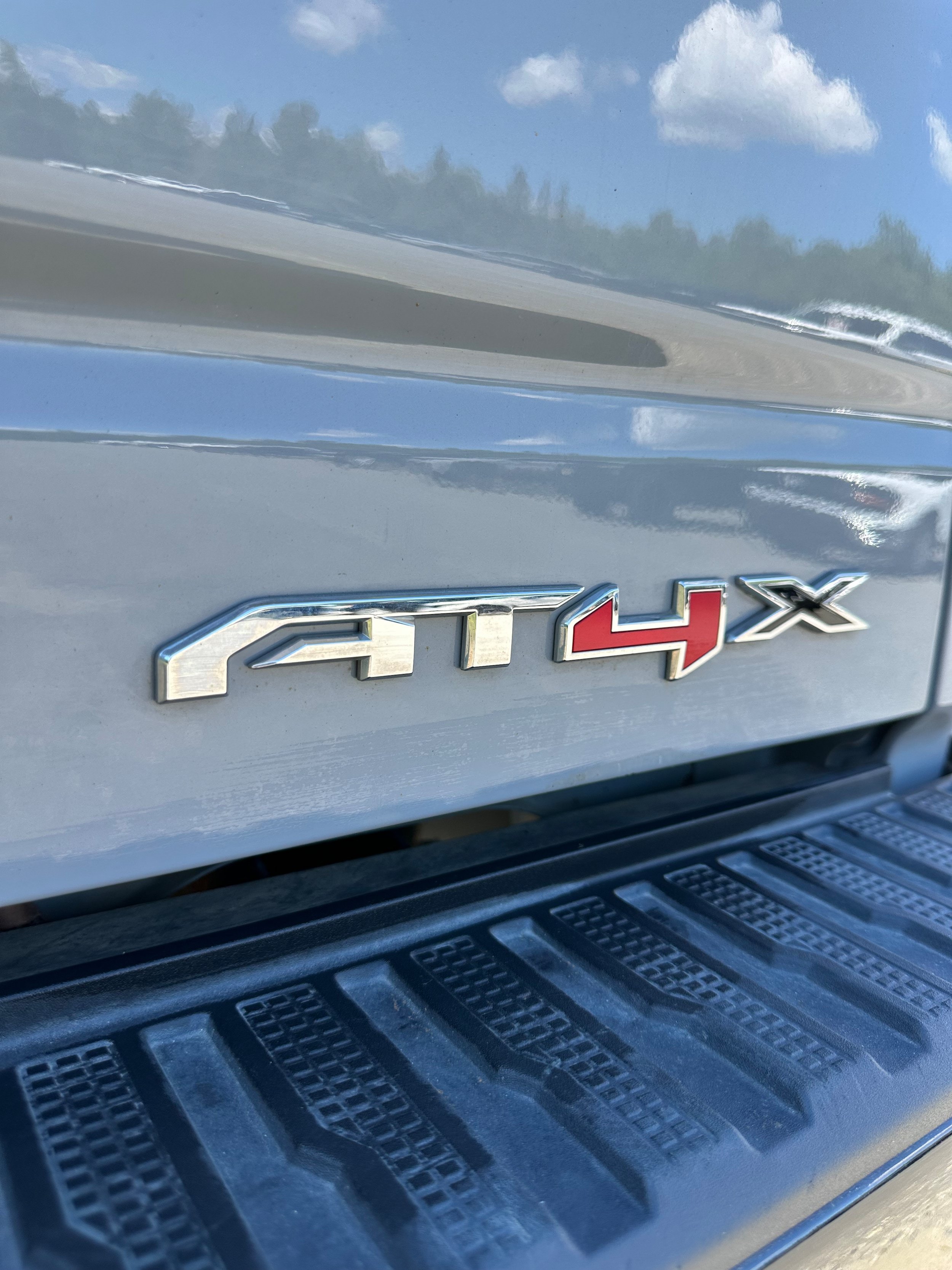 Used 2024 GMC Sierra 1500 AT4X AWD/4WD image 10