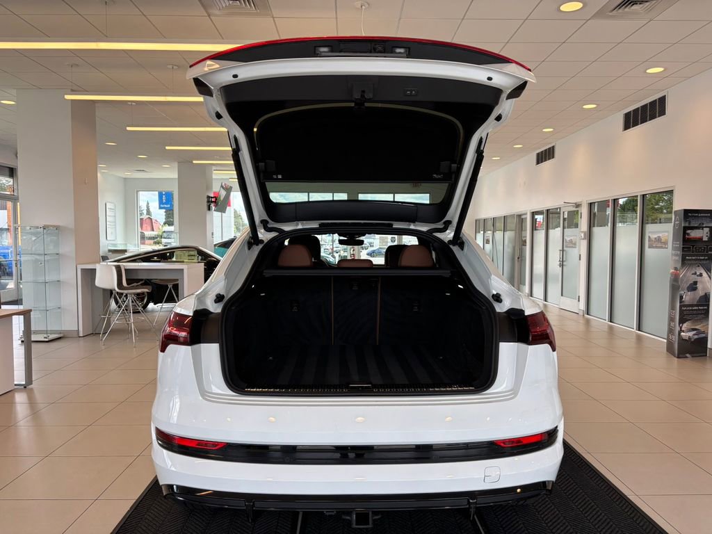 Used 2021 Audi e-tron Premium Plus w/ Premium Plus Package AWD/4WD image 9