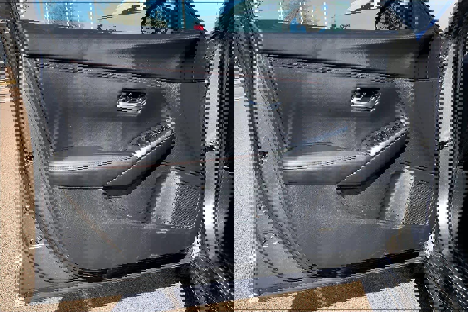 Used 2025 Nissan Sentra SR image 22