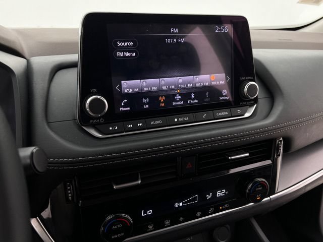 Used 2022 Nissan Rogue SV AWD/4WD image 19