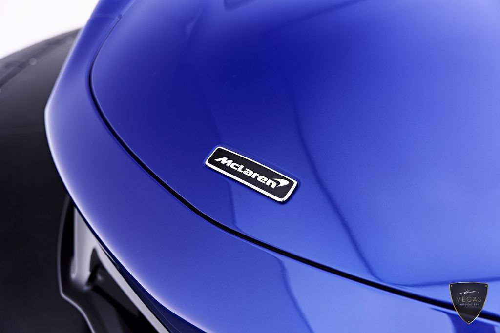 Used 2025 McLaren Artura RWD image 33