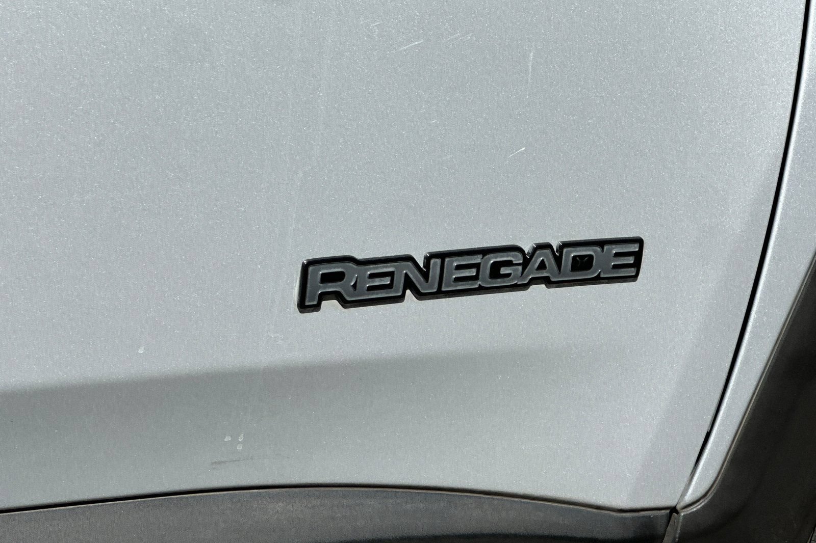 Used 2018 Jeep Renegade Altitude w/ UConnect 8.4 Nav Group AWD/4WD image 28
