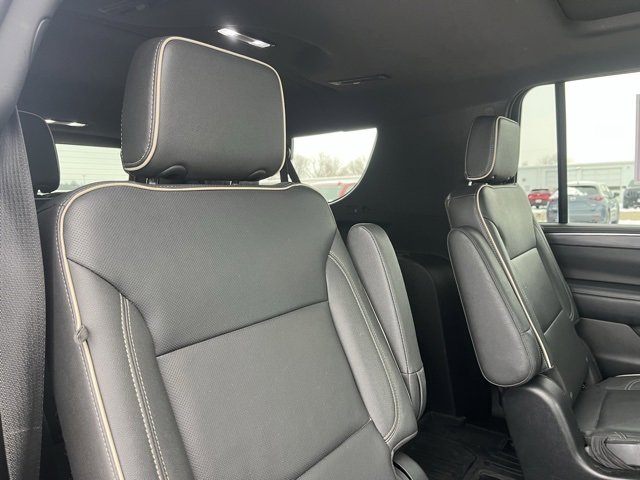 Used 2023 GMC Yukon XL SLT image 45